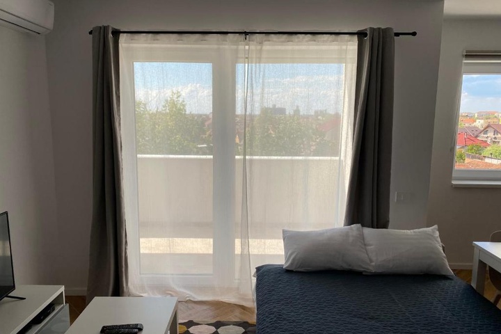 Room 4 of 14