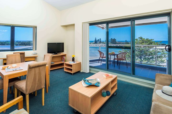 Room 10 of 172