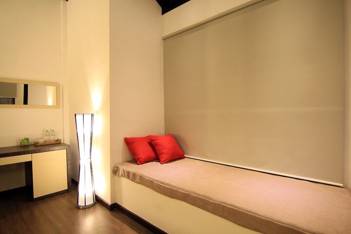 Room 7 of 48