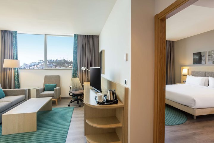 Room 15 of 46