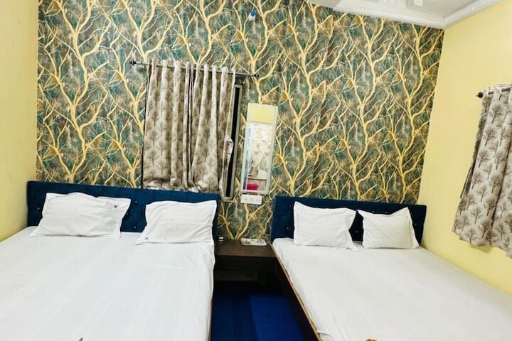 Room 17 of 28