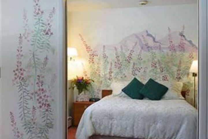 Room 2 of 25