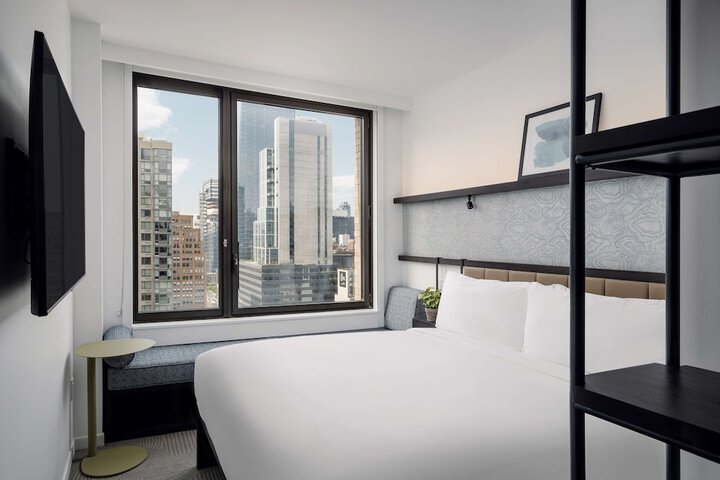 Room 27 of 62