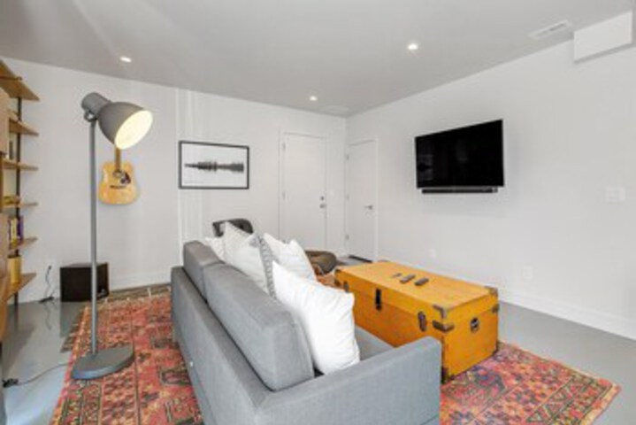 Room 65 of 109