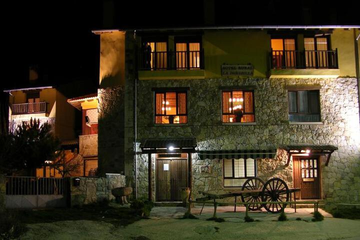 Photo of Hotel Rural La Dehesilla