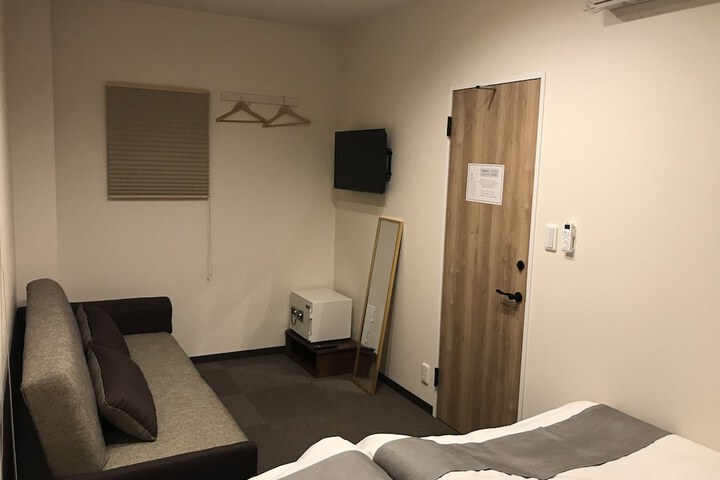 Room 15 of 37
