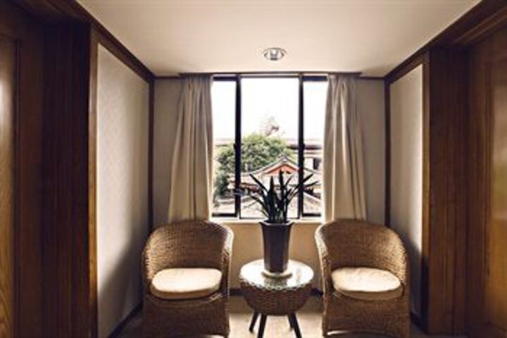 Room 20 of 28