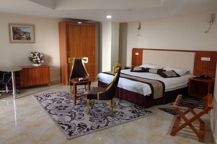 Room 26 of 59