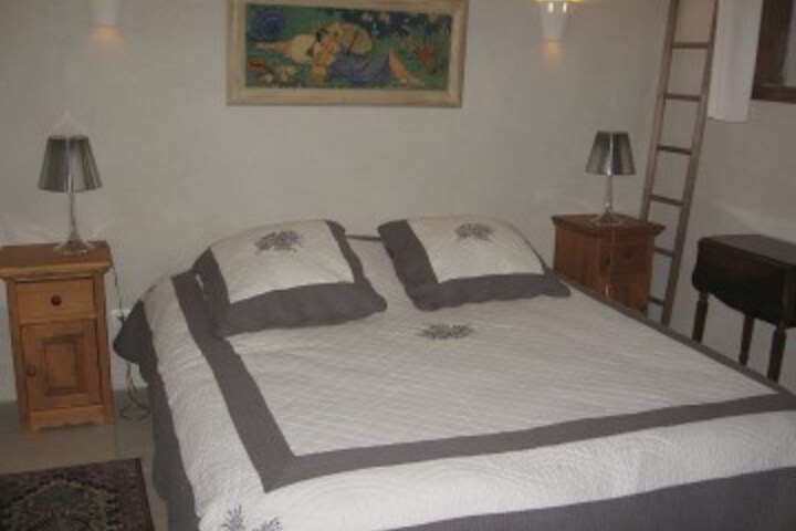 Room 4 of 14