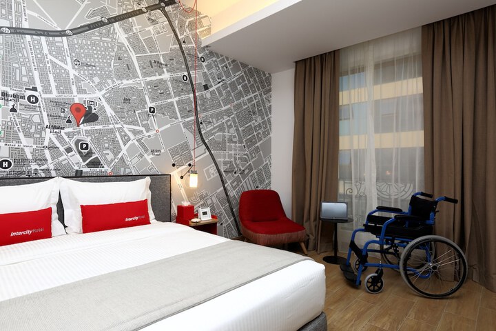 Room 20 of 195
