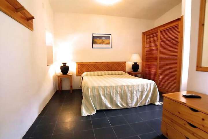 Room 2 of 17