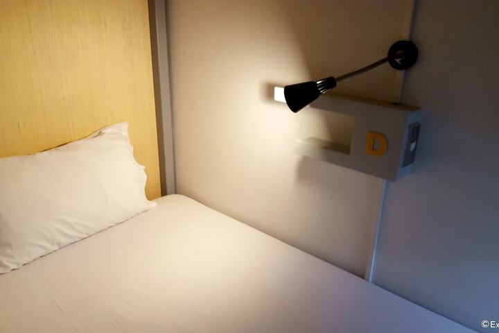 Room 14 of 65