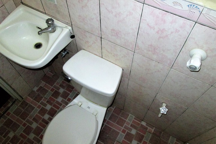 Room 34 of 42