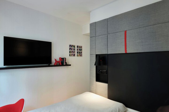 Room 37 di 70