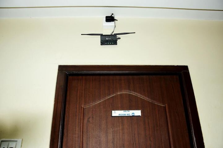 Room 16 of 35