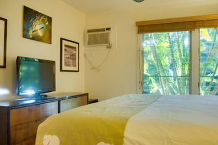 Room 13 of 27