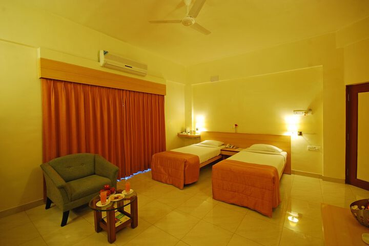 Room 8 of 98