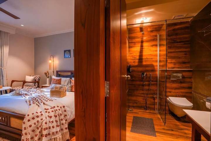 Room 3 of 92
