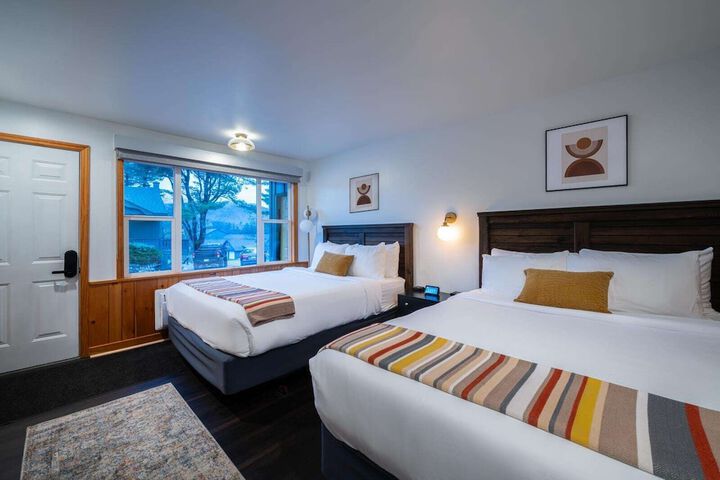 Superior 2 Queen Beds (8 of 9)