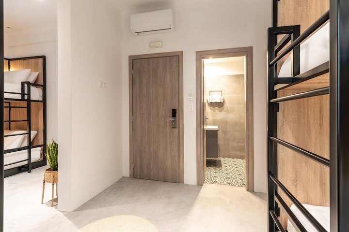 Room 61 of 82
