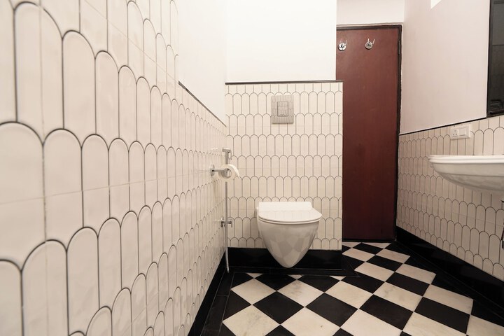 Room 16 of 22