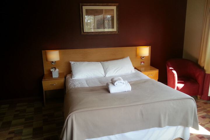 Room 6 of 32
