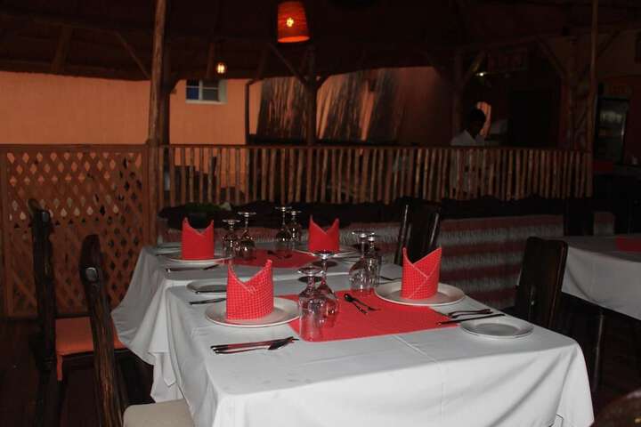 Dining 30 of 44