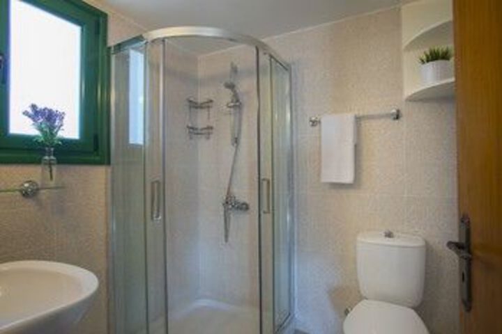 Room 9 of 26