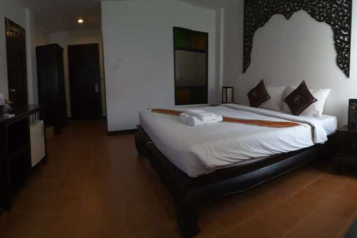 Room 8 of 35