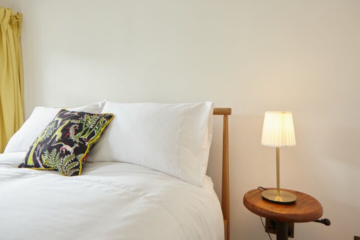 Room 6 of 28