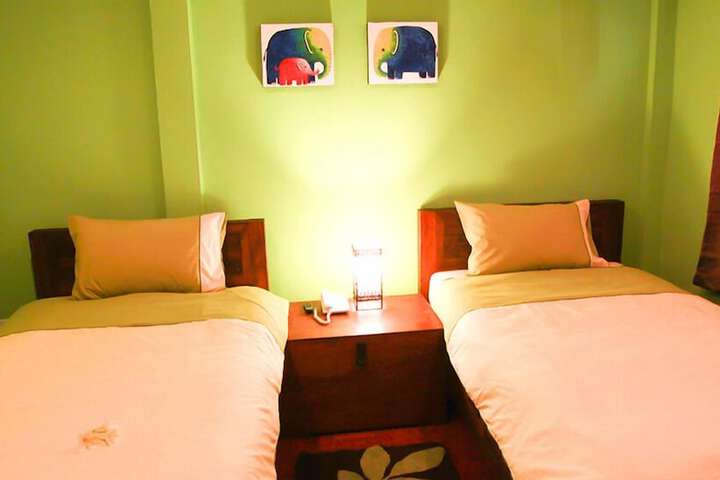 Room 3 of 20