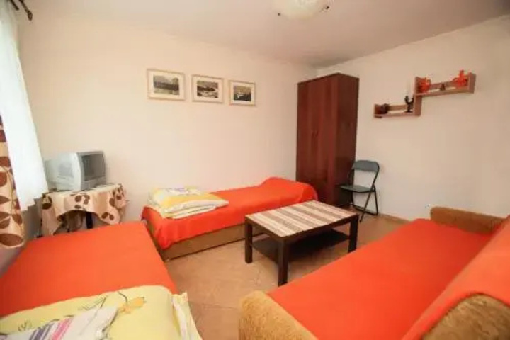 Room 4 of 11