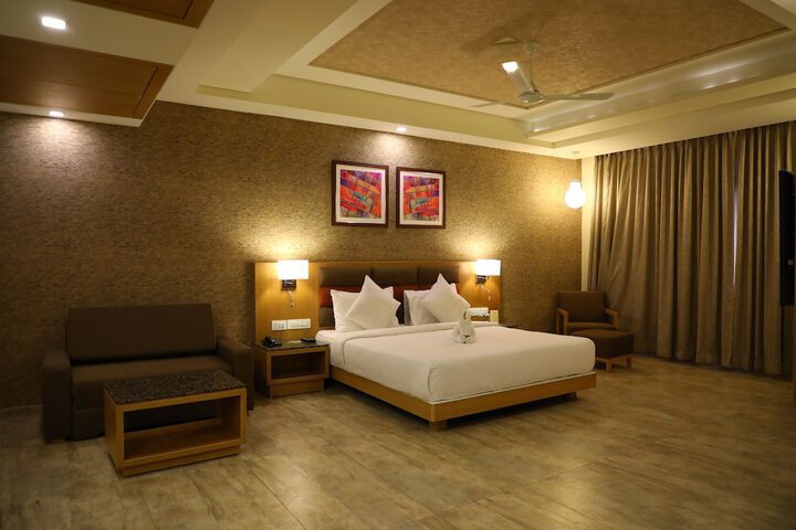 Room 5 of 37