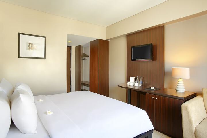 Room 9 of 48