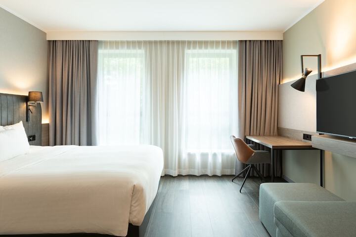 Room 10 of 39