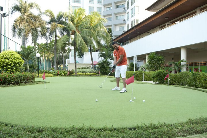 Mini-golf