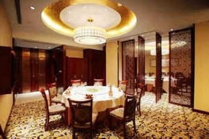 Dining 10 of 17