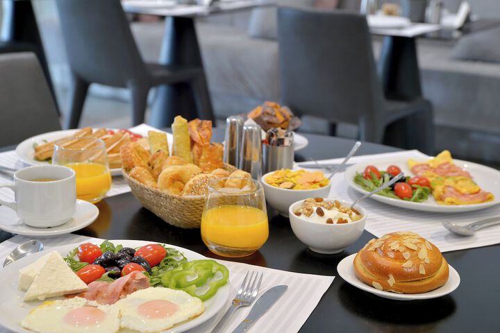 Breakfast/Coffee Service 30 of 37