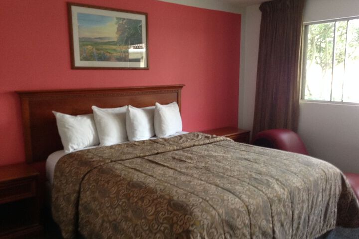 Room 4 of 26