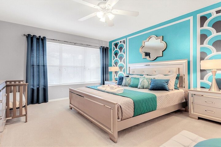 Room 203 of 710