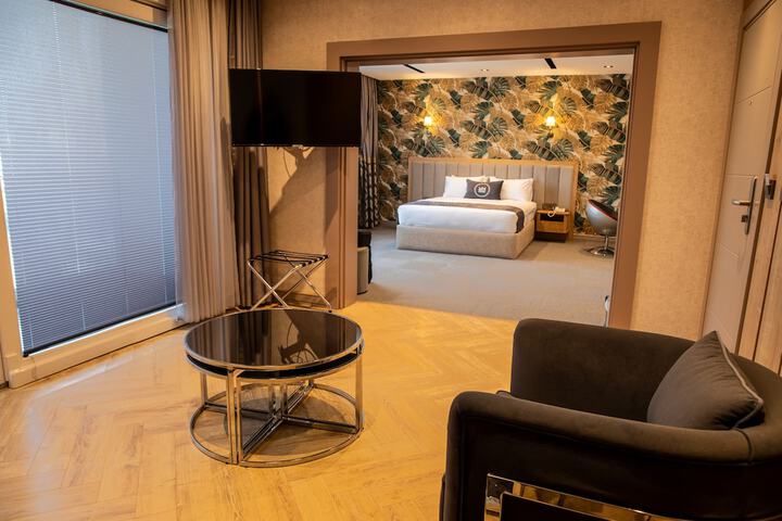 Room 19 of 36