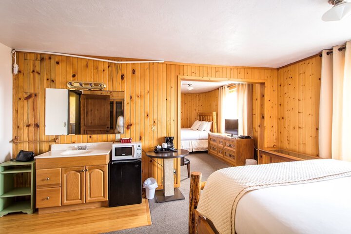 Room 5 of 43