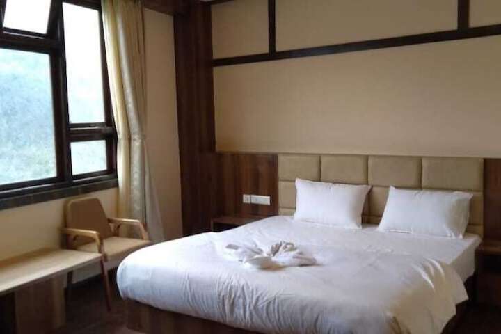 Room 16 of 37