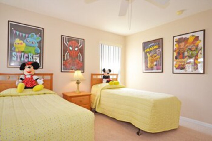 Room 53 of 60