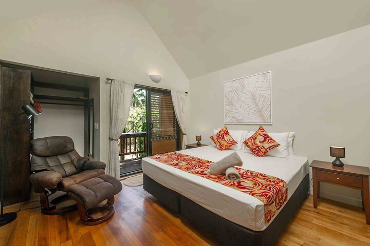 Room 8 of 28