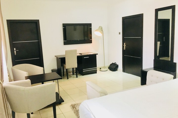 Room 12 of 23