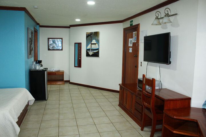 Room 6 of 44