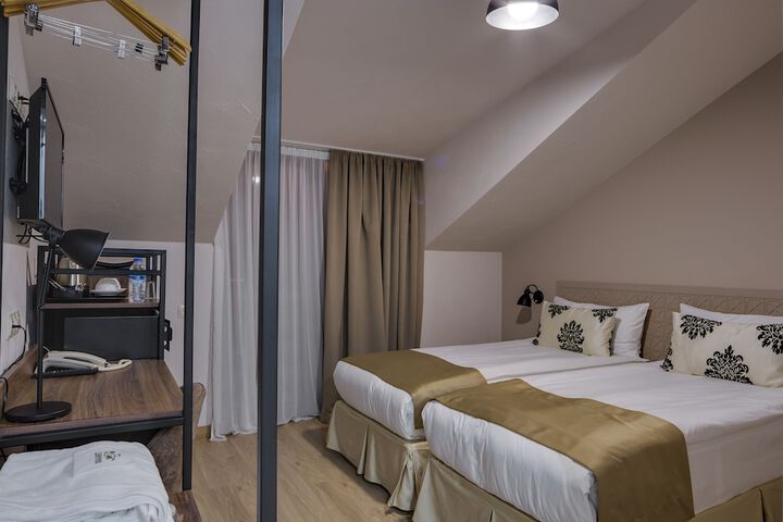 Room 35 of 113