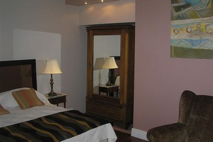 Room 14 of 38