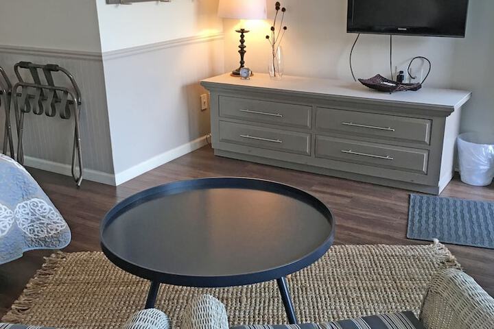 Room 18 of 28